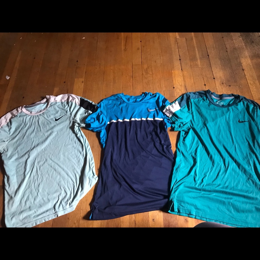 7 Nike tennis shirts  men’s XS. GUC